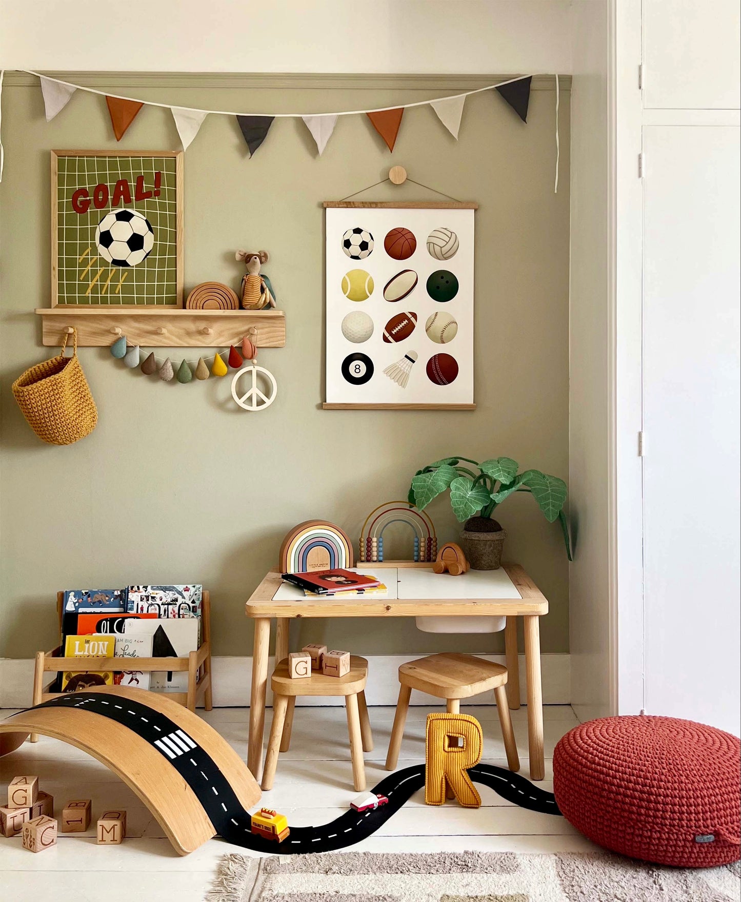 Goal in green / Framed Print