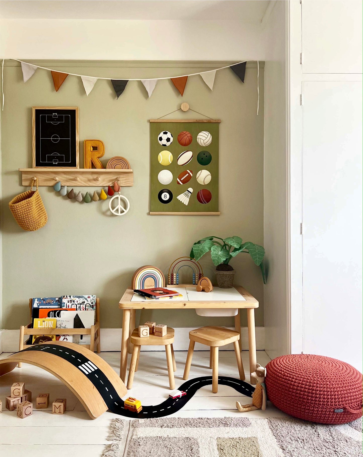 Sports balls in green / Print with Hanger