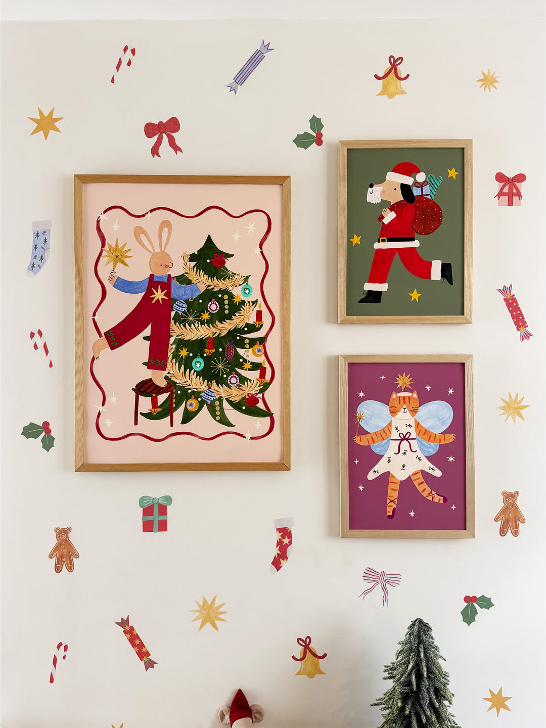 Santa Paws / Framed Print