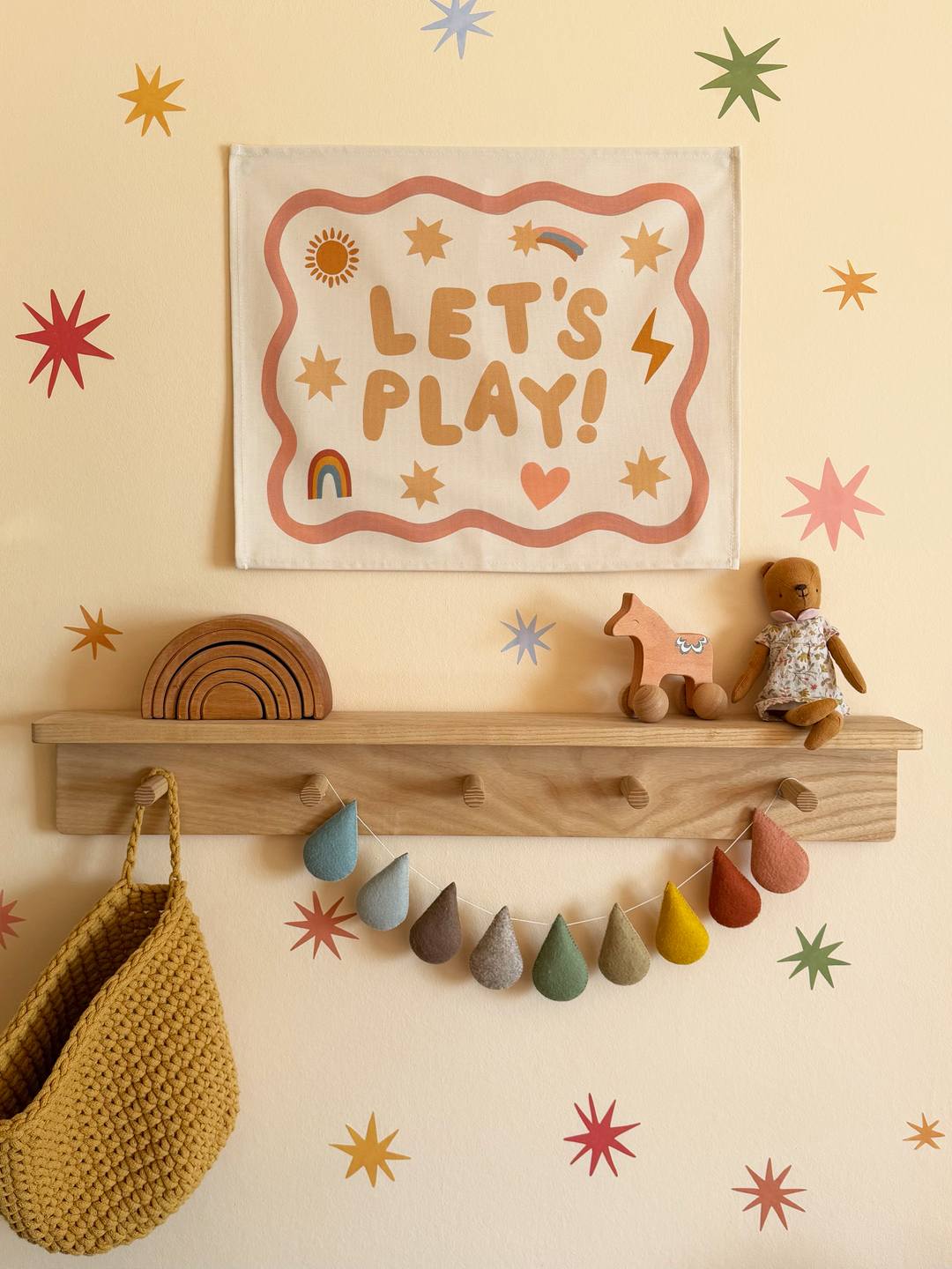 Let's Play banner with pink border
