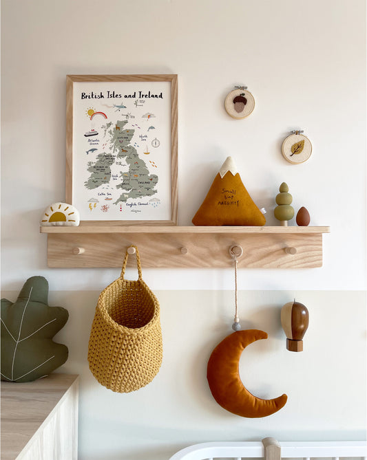 British Isles and Ireland in white / Framed Print